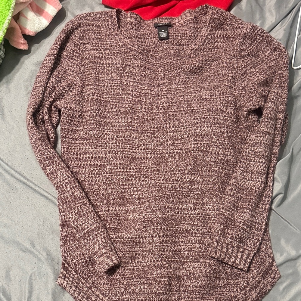 Women's Knit Sweater - Maroon